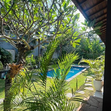 Wiryaroja Guest House Canggu  Bagian luar foto