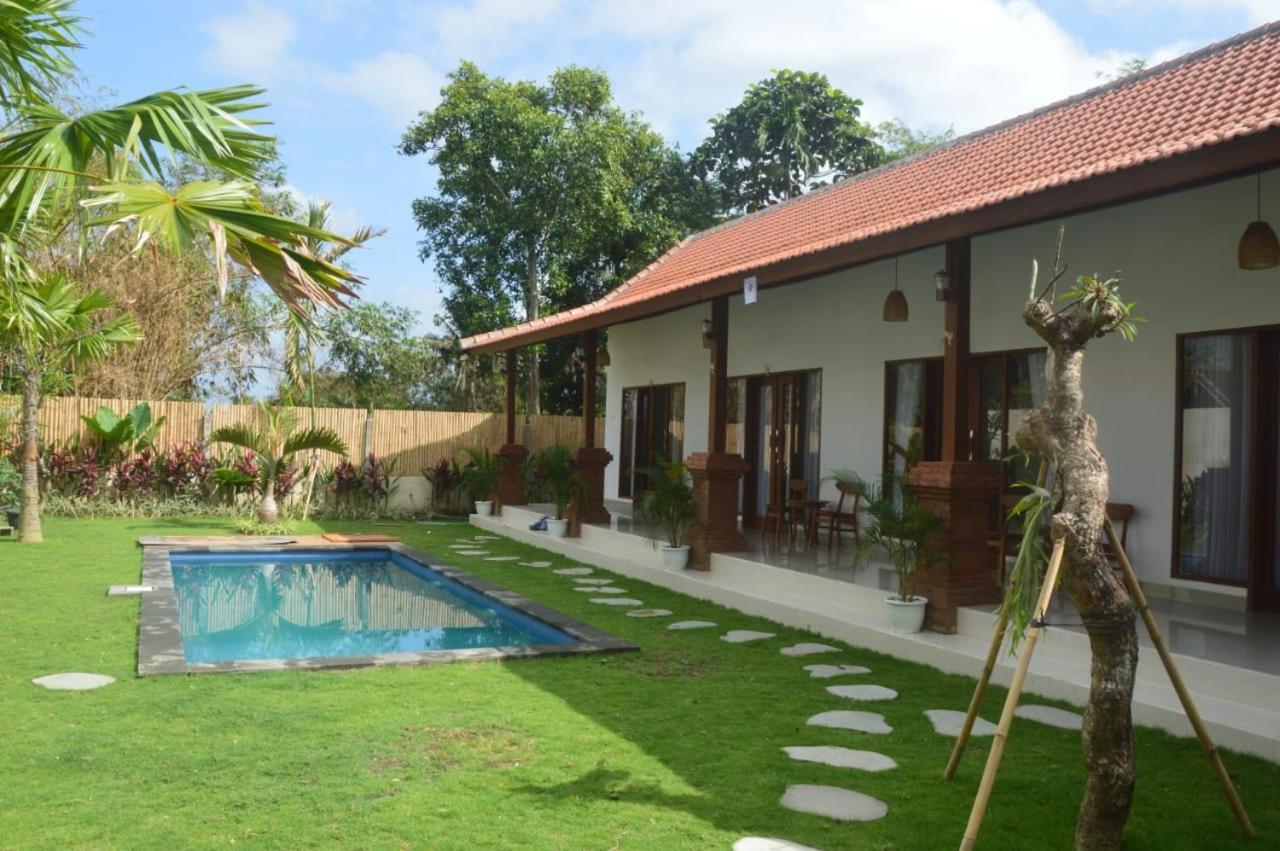 Wiryaroja Guest House Canggu  Bagian luar foto