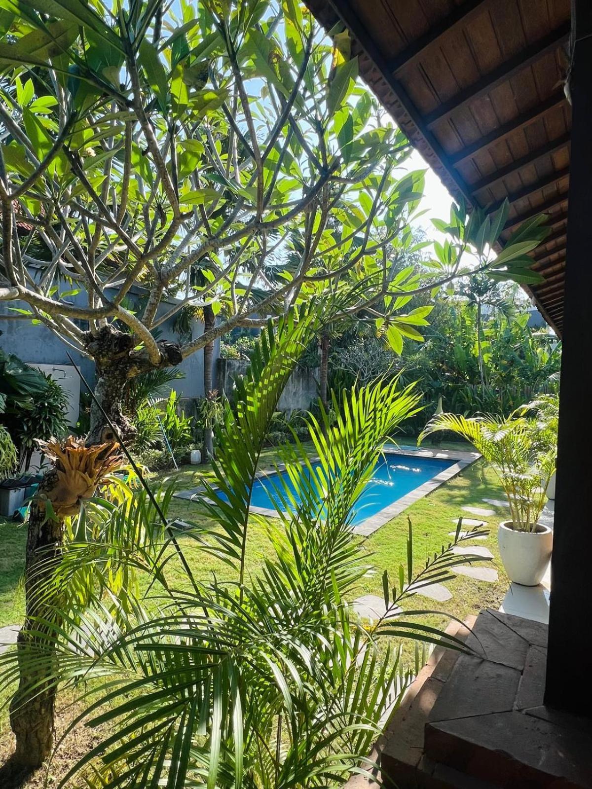 Wiryaroja Guest House Canggu  Bagian luar foto