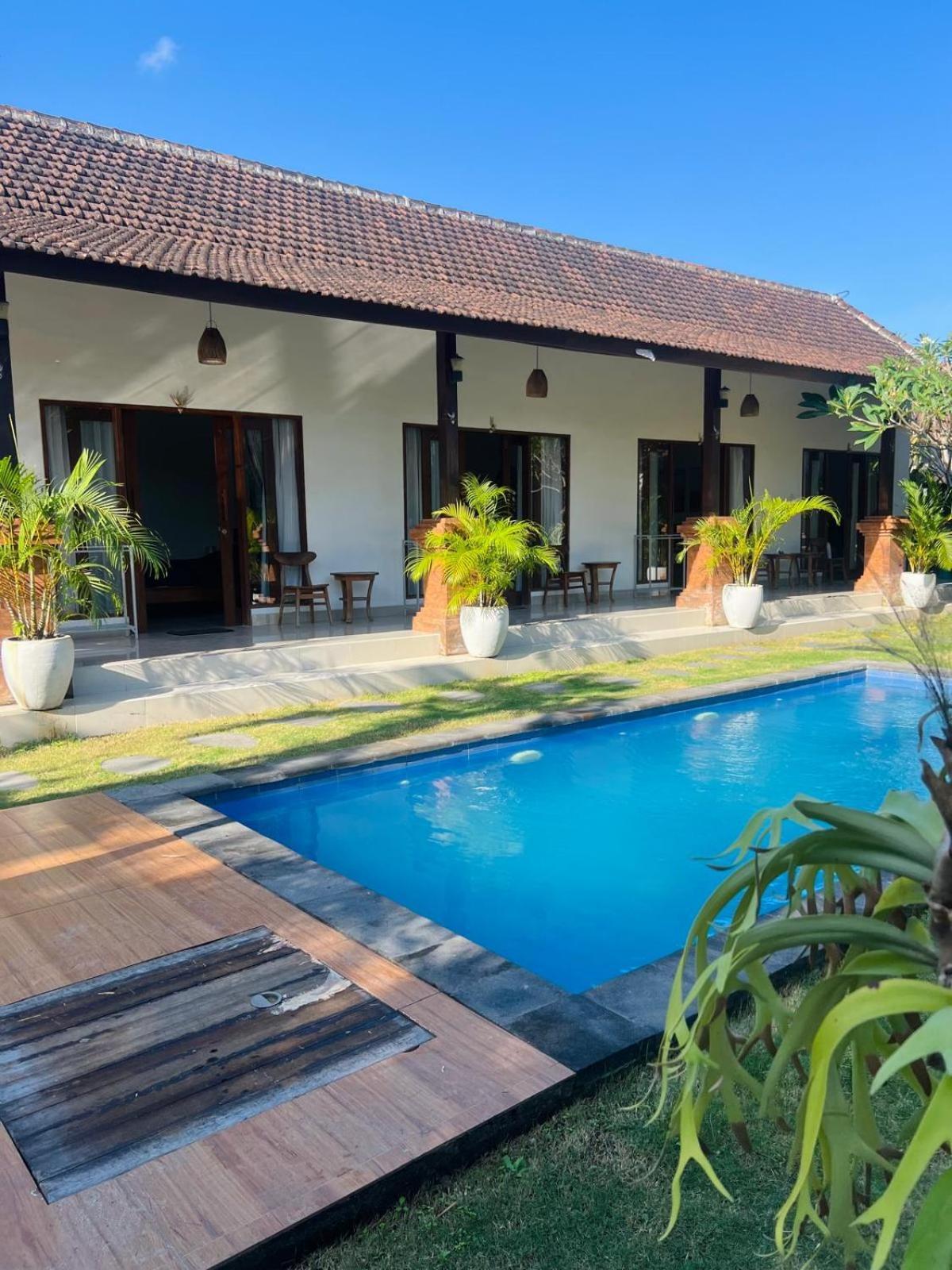 Wiryaroja Guest House Canggu  Bagian luar foto