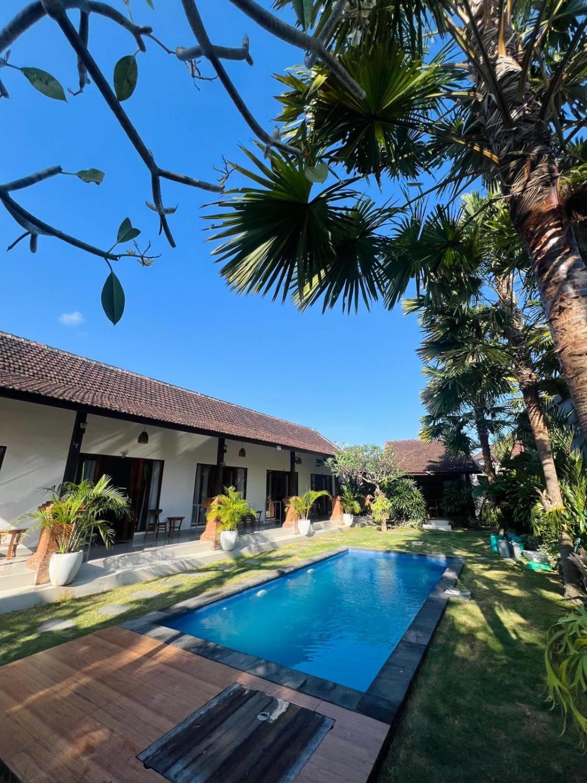 Wiryaroja Guest House Canggu  Bagian luar foto