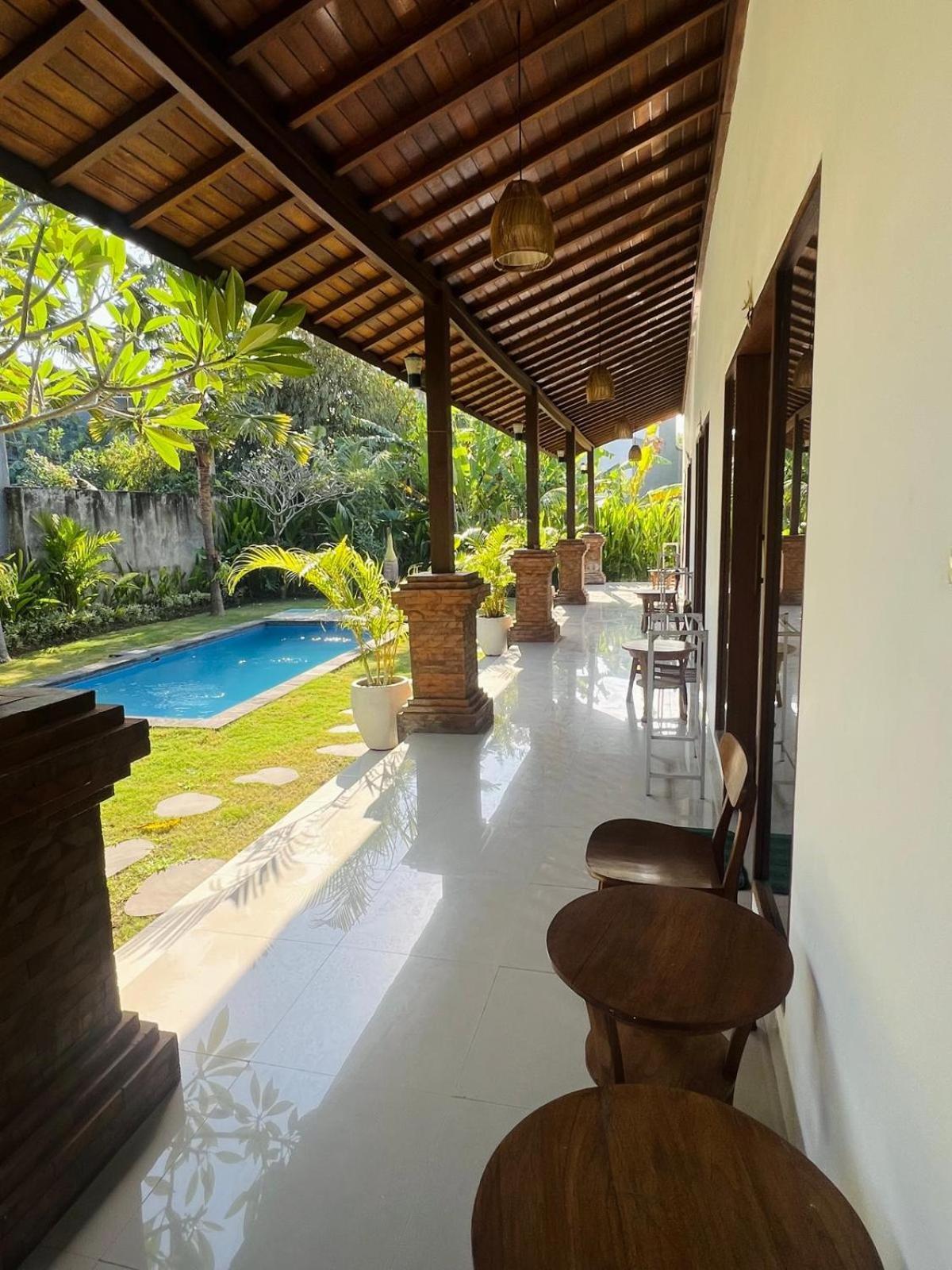 Wiryaroja Guest House Canggu  Bagian luar foto