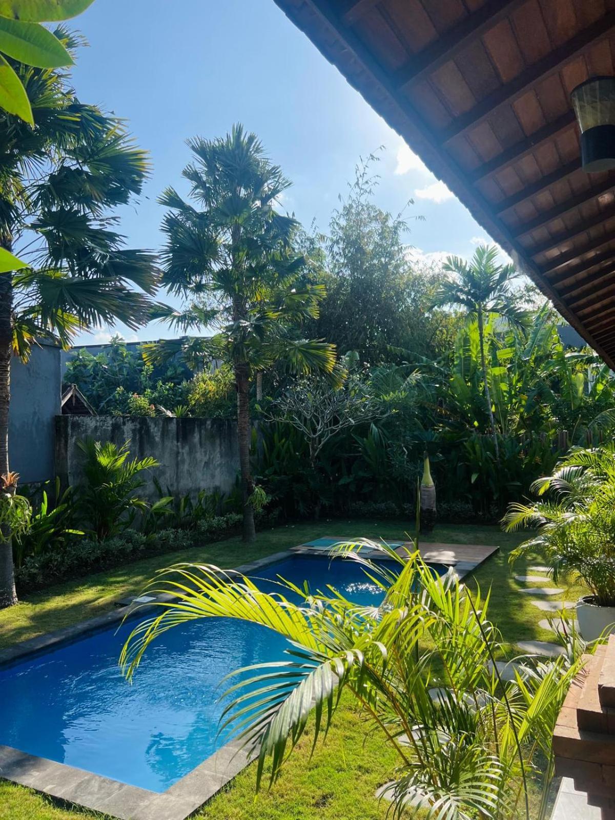 Wiryaroja Guest House Canggu  Bagian luar foto